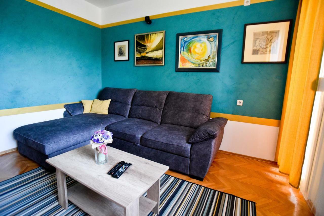 Mihaela Apartment Zara Esterno foto